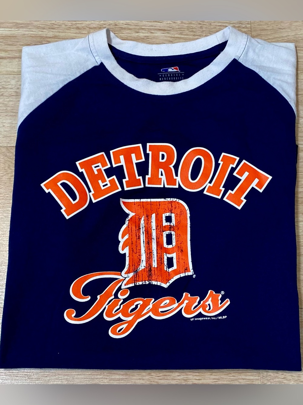 Detroit Tigers T-Shirt Mens L Blue Raglan Short Sleeve Distressed Look Tee Shirt